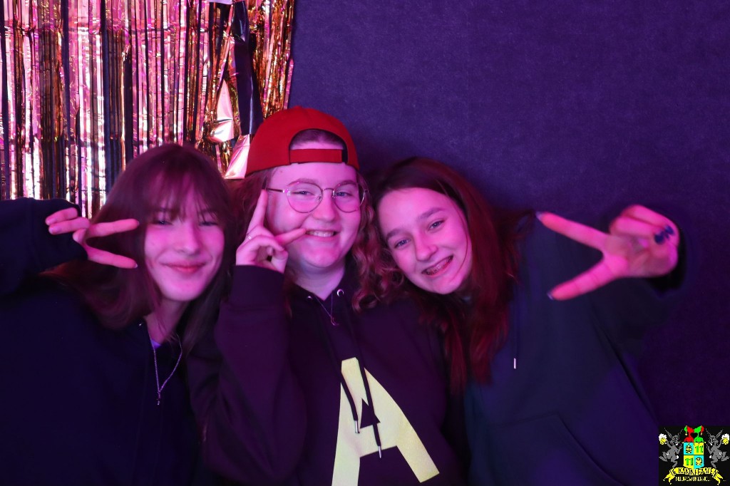 ../Images/Jeugd Opwarmbal Photobooth 219.jpg